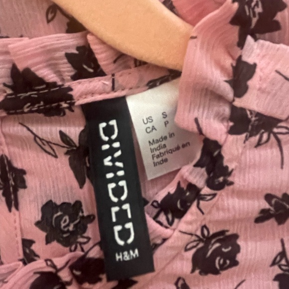 H&M Ruffle Detail Printed Blouse - Picture 7 of 8